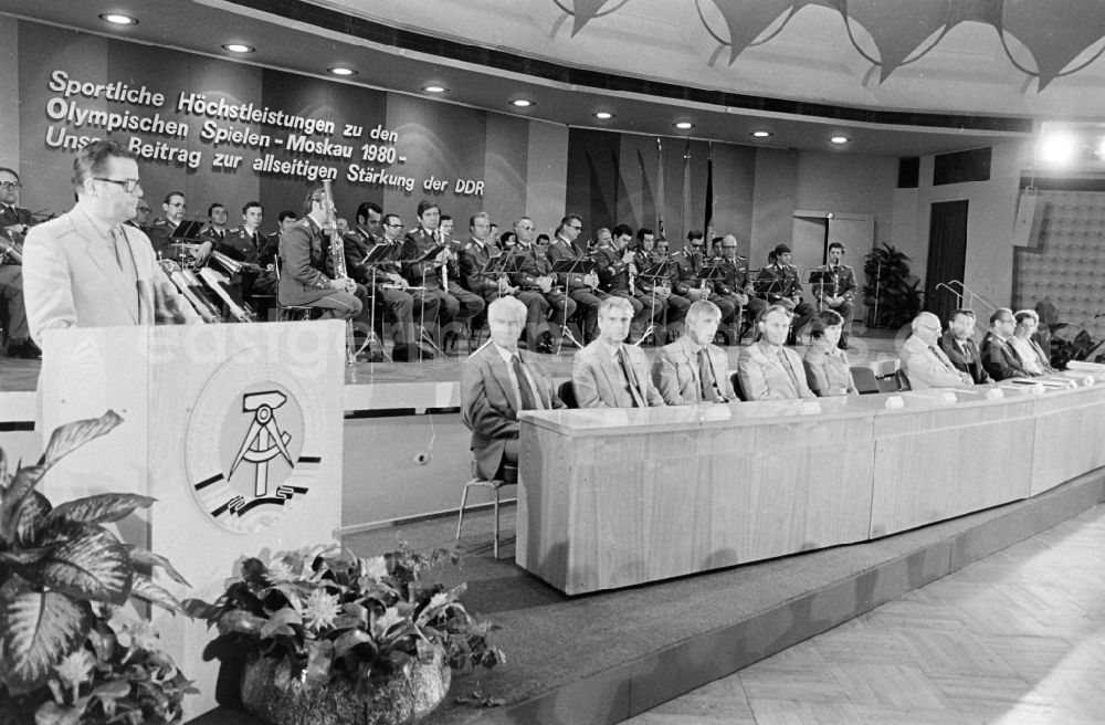 GDR photo archive: Berlin - Farewell to the Olympians and competitive athletes of the official team for the Moscow Summer Olympics with Paul Verner in the Congress Hall in East Berlin on the territory of the former GDR, German Democratic Republic