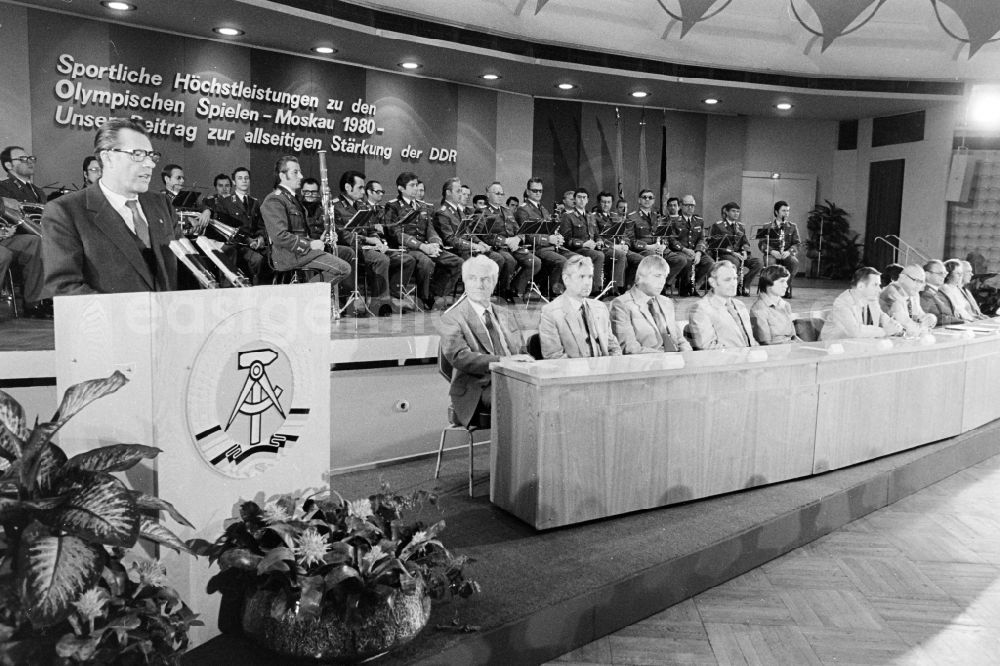 GDR picture archive: Berlin - Farewell to the Olympians and competitive athletes of the official team for the Moscow Summer Olympics with Paul Verner in the Congress Hall in East Berlin on the territory of the former GDR, German Democratic Republic