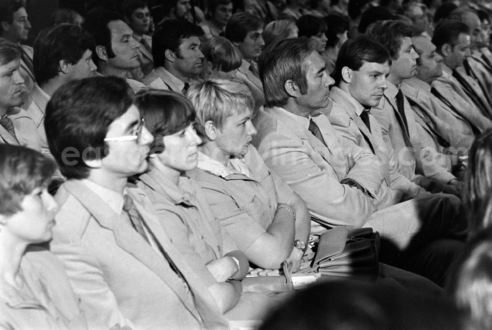 GDR image archive: Berlin - Farewell to the Olympians and competitive athletes of the official team for the Moscow Summer Olympics with Paul Verner in the Congress Hall in East Berlin on the territory of the former GDR, German Democratic Republic