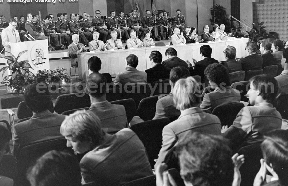 GDR picture archive: Berlin - Farewell to the Olympians and competitive athletes of the official team for the Moscow Summer Olympics with Paul Verner in the Congress Hall in East Berlin on the territory of the former GDR, German Democratic Republic