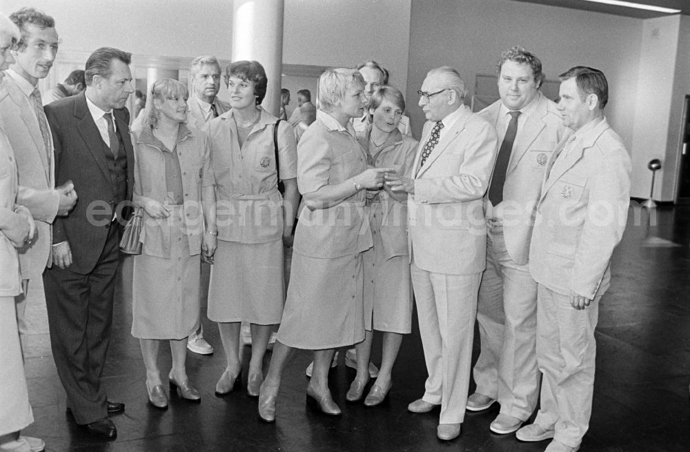 Berlin: Farewell to the Olympians and competitive athletes of the official team for the Moscow Summer Olympics with Paul Verner in the Congress Hall in East Berlin on the territory of the former GDR, German Democratic Republic