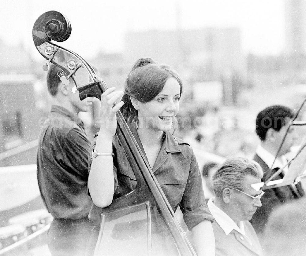 GDR image archive: Chemnitz (Sachsen) - 1967 VIII. Parlament der Freien Deutschen Jugend (FDJ) in Karl-Marx-Stadt, heute Chemnitz (Sachsen)