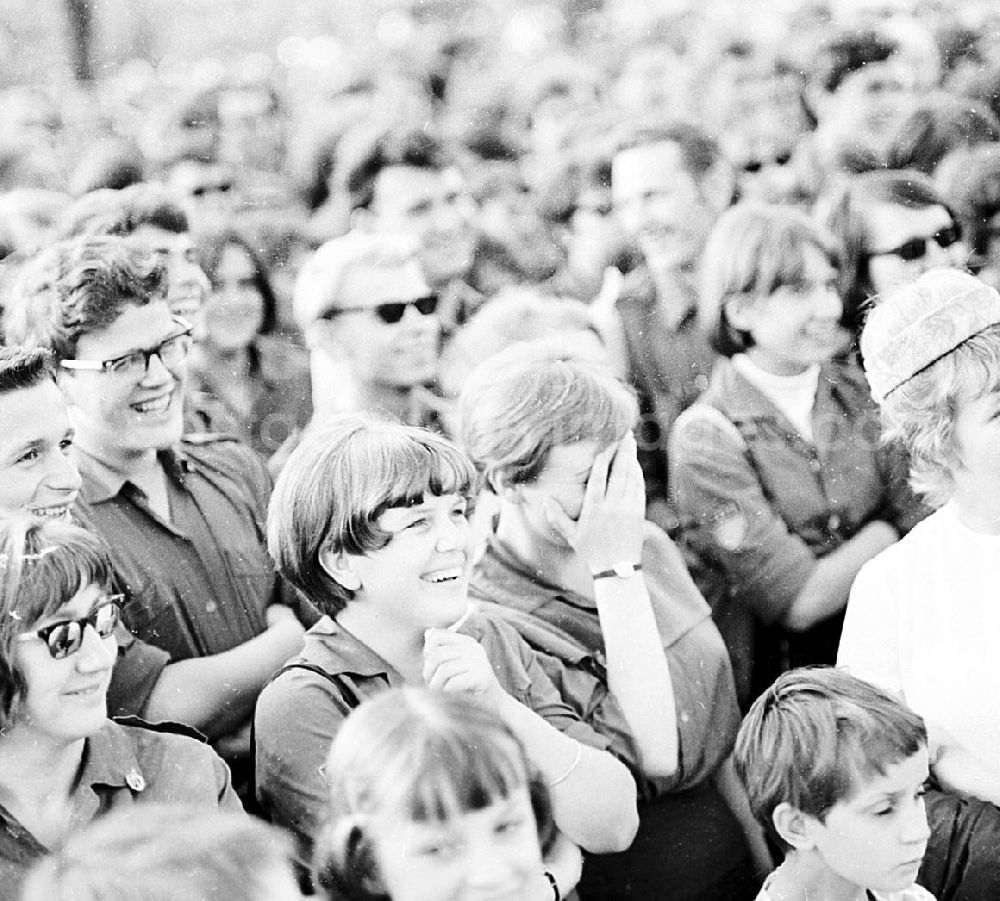 GDR picture archive: Chemnitz (Sachsen) - 1967 VIII. Parlament der Freien Deutschen Jugend (FDJ) in Karl-Marx-Stadt, heute Chemnitz (Sachsen)