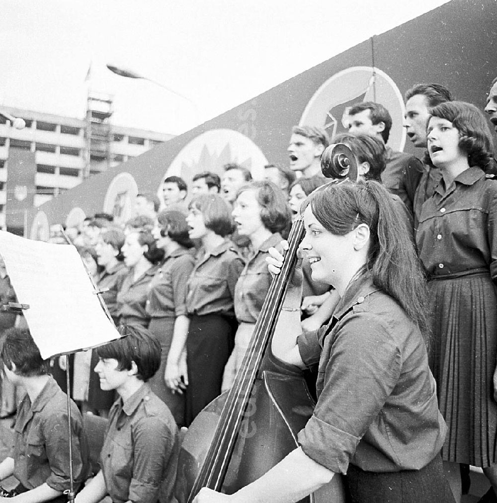 GDR image archive: Chemnitz (Sachsen) - 1967 VIII. Parlament der Freien Deutschen Jugend (FDJ) in Karl-Marx-Stadt, heute Chemnitz (Sachsen)