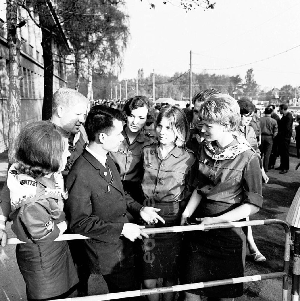 GDR picture archive: Chemnitz (Sachsen) - 1967 VIII. Parlament der Freien Deutschen Jugend (FDJ) in Karl-Marx-Stadt, heute Chemnitz (Sachsen)