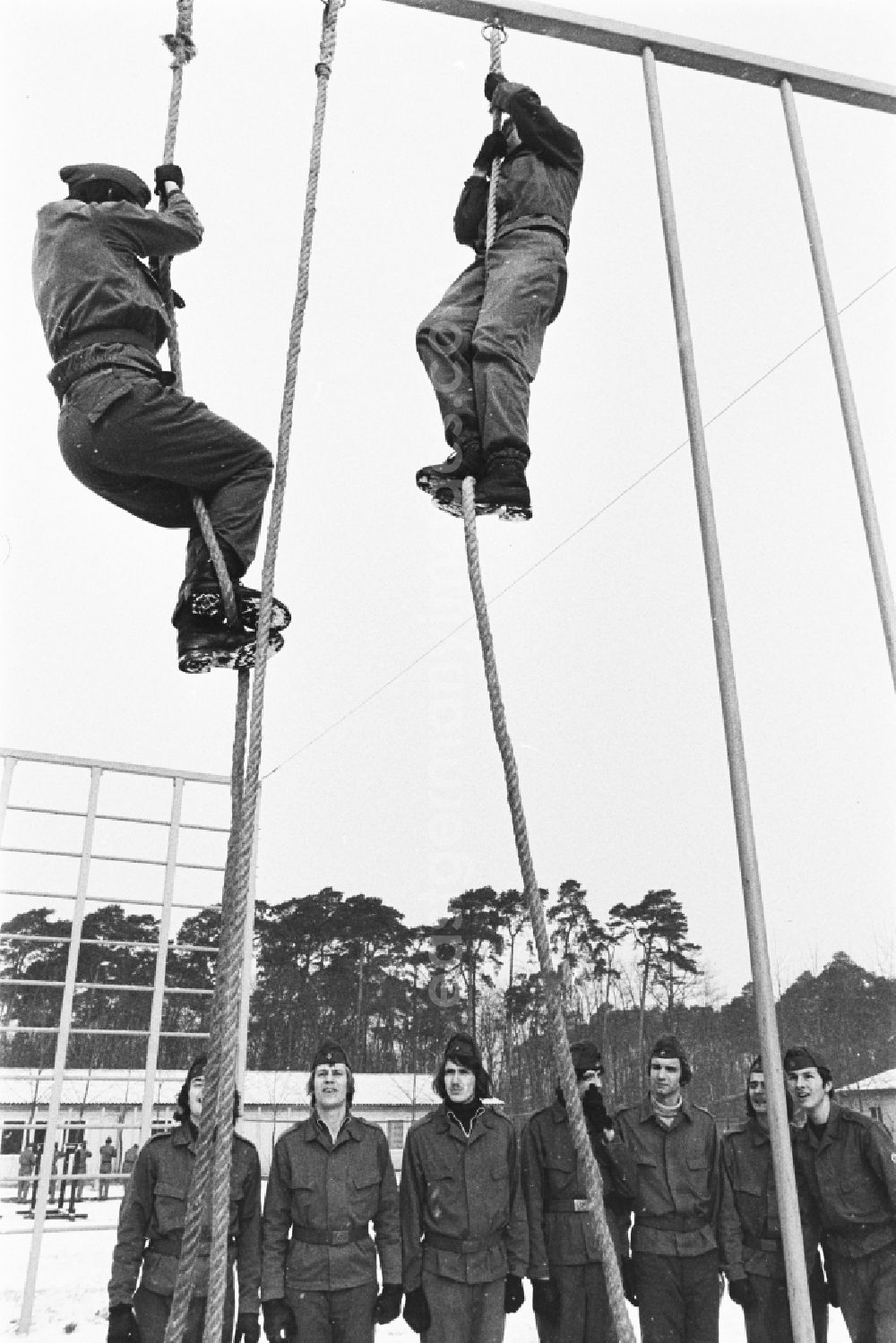 GDR image archive: Hoppegarten - Practical training with a pre-military character in preparation for military service in der Uniform der GST Gesellschaft fuer Sport und Technik in Hoppegarten, Brandenburg on the territory of the former GDR, German Democratic Republic