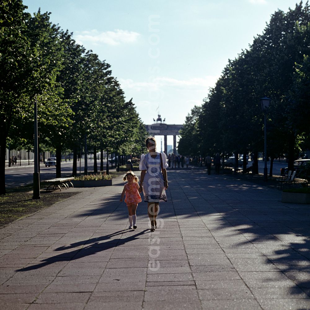 Berlin: Tourist Attraction and Landmark Brandenburger Tor on place Pariser Platz in the district Mitte in Berlin Eastberlin on the territory of the former GDR, German Democratic Republic