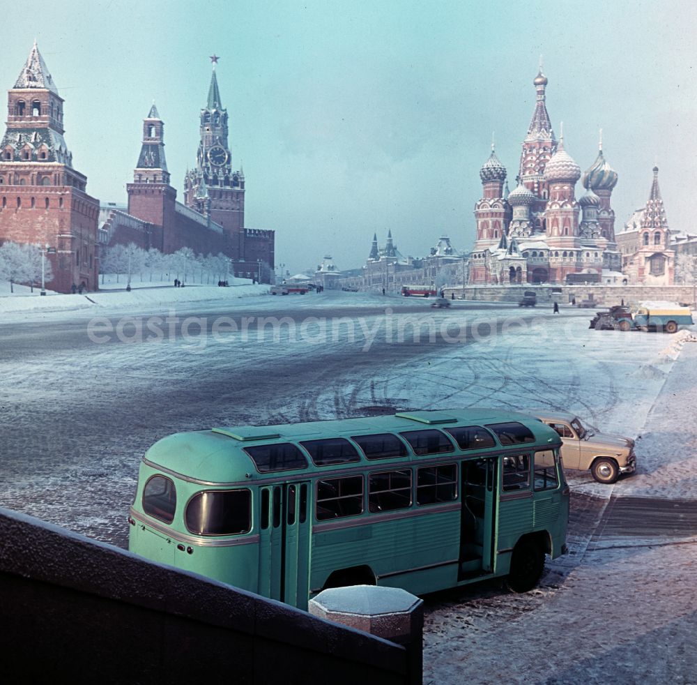 GDR photo archive: Moskva - Moskau - Red Square in winter in Moskva - Moscow in Russia