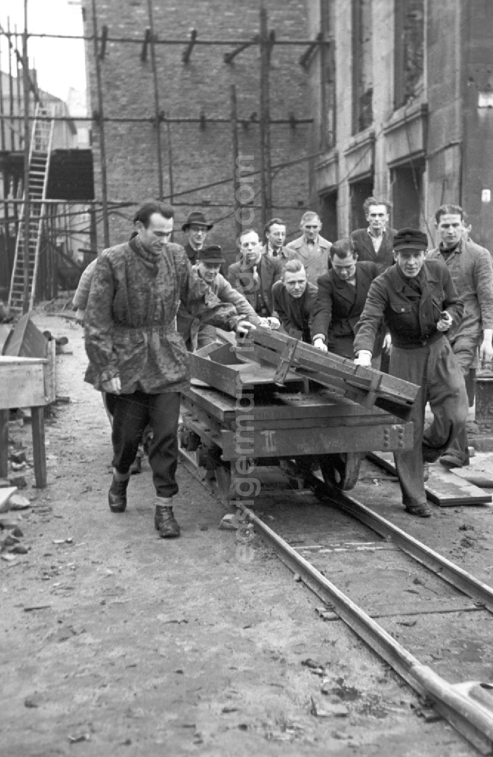 GDR image archive: Berlin - Reconstruction of the Volksbuehne at Rosa-Luxemburg-Platz in East Berlin on the territory of the former GDR, German Democratic Republic