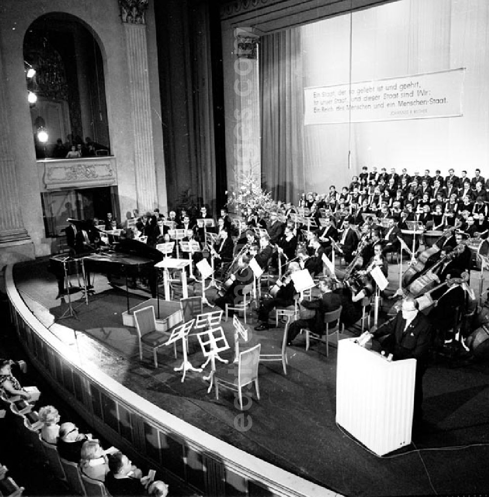 GDR image archive: Berlin - September 1969 Willenskundgebung der Kulturschaffenden in der Staatsoper.