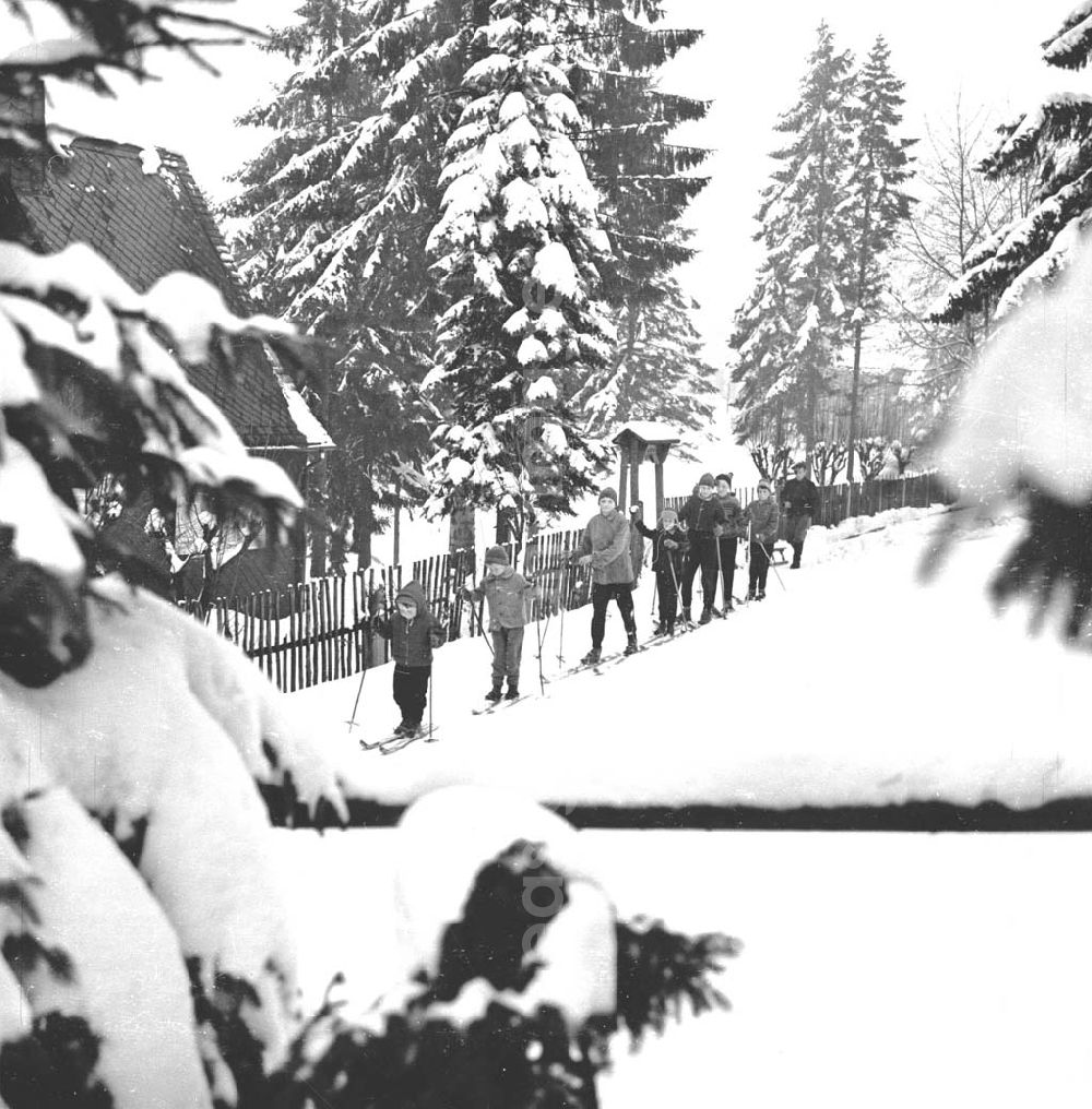 GDR image archive: Osterzgebirge - Winter im Osterzgebirge November 1965 Umschlagsnr.: 1965-58