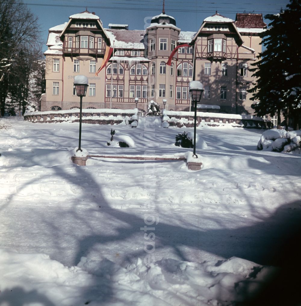 Wernigerode: The FDGB holiday home Franz Mehring in winter in the district of Schierke in Wernigerode in the Harz Mountains, Saxony-Anhalt in the area of the former GDR, German Democratic Republic