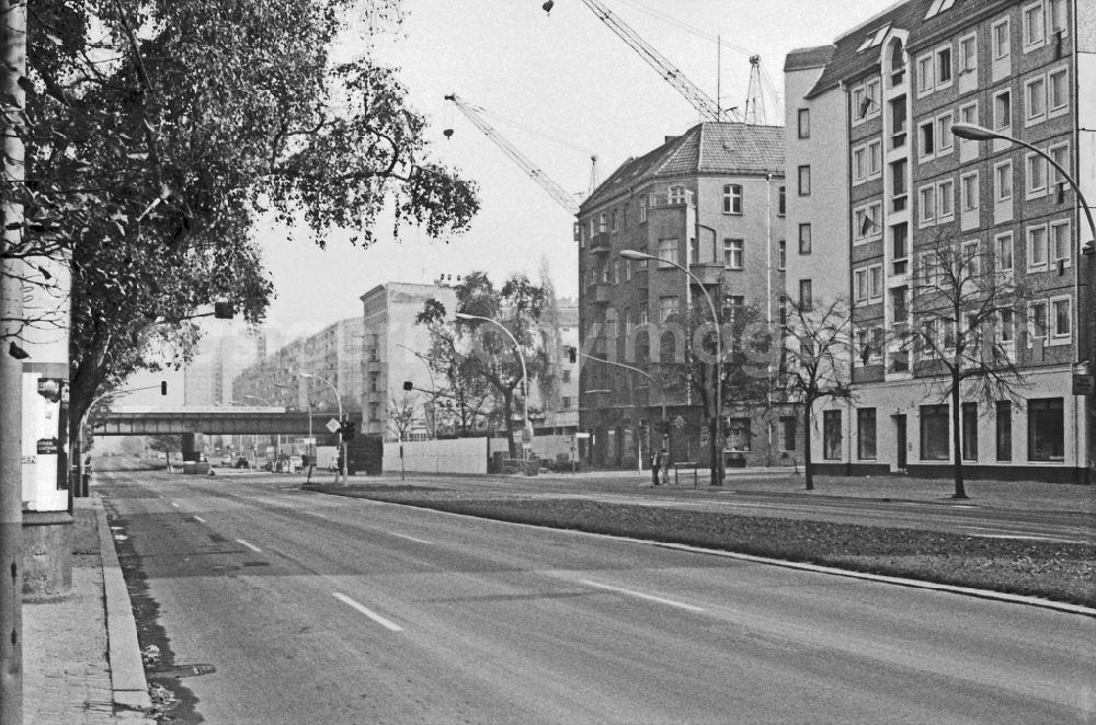 Berlin: Facades of an old apartment building on Frankfurter Allee corner Jessnerstrasse in the district of Friedrichshain in Berlin East Berlin in the area of the former GDR, German Democratic Republic