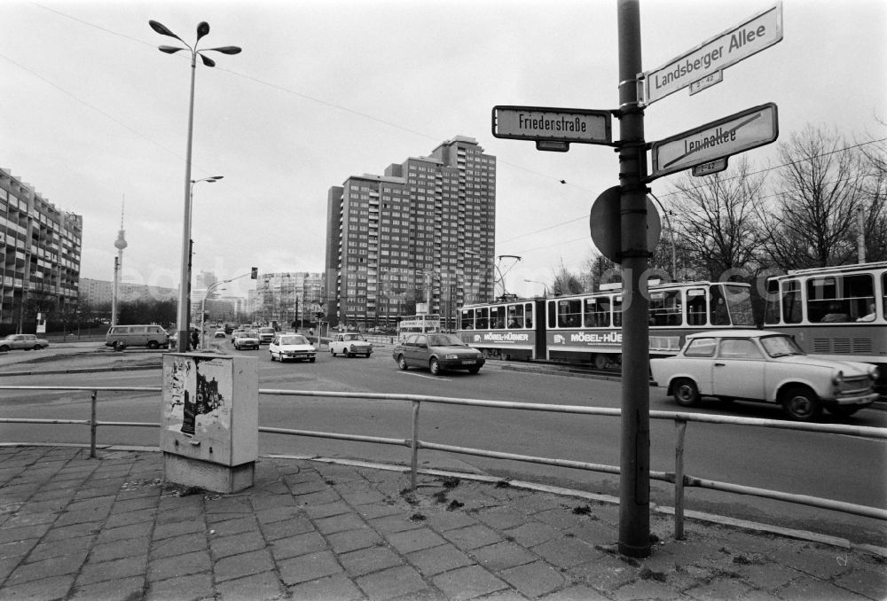 GDR image archive: Berlin - A new street sign shows the renaming of