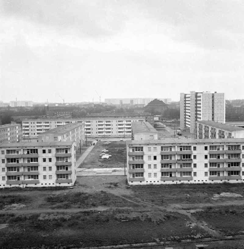 Neubauten Hans Loch Str. Lichtenberg
1965

Umschlagsnr.: 1965-6