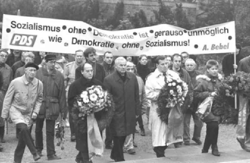 Karl Liebknecht-und Rosa Luxemburg-Demonstration
9.1.1994

Umschlagnr.: 1994-