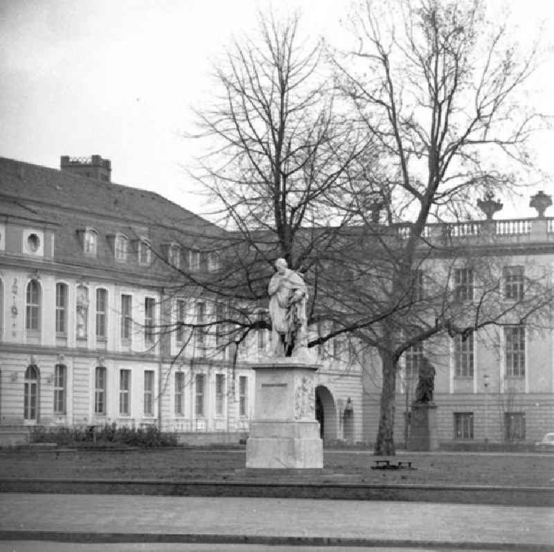 Humboldt - Universität
Februar 1966

Umschlagsnr.: 1966-75