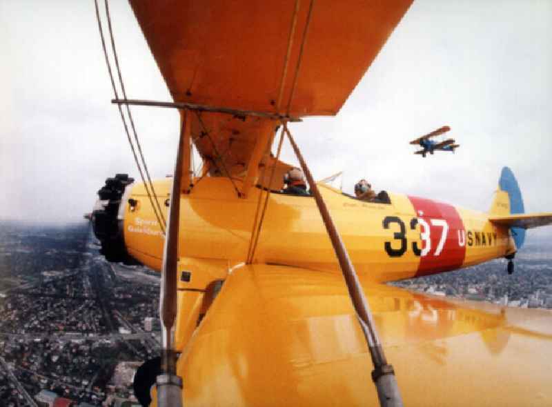 Take Off 92, Atlantiküberquerer Klaus Plasa fliegt eine Boeing Stearman
20.