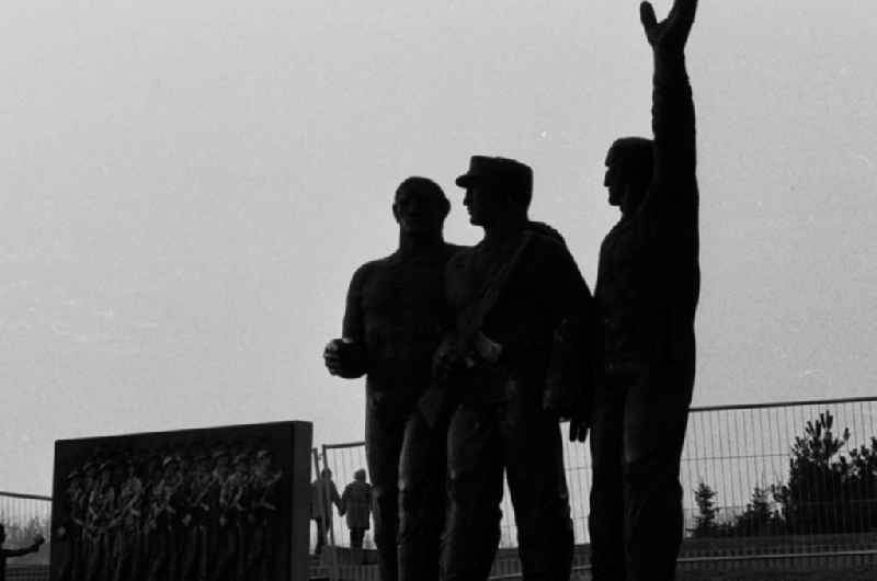 Kampfgrupperndenkmal in Berlin 27.2.92 ND/Lange