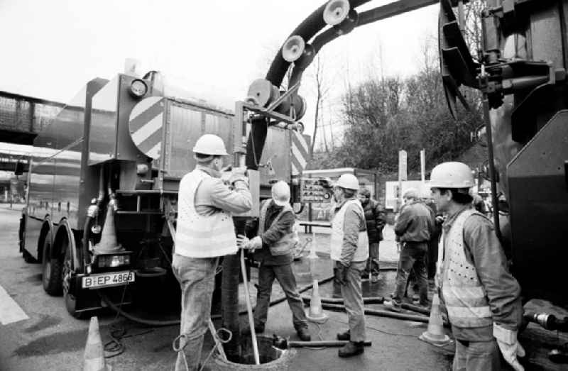 Kanalreinigungssystem der Berliner Wasserbetriebe
22.12.92