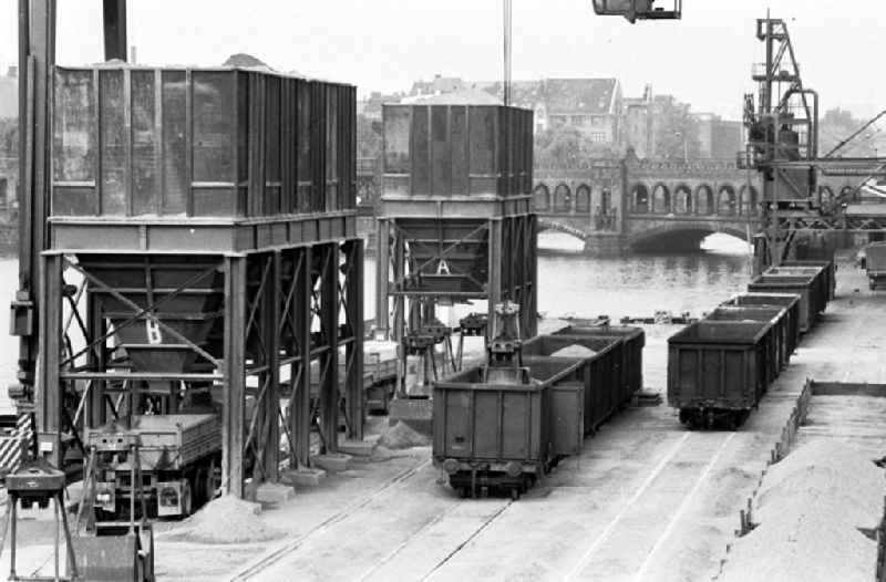 VEB Binnenhafen Bln./Berliner Osthafen
07.