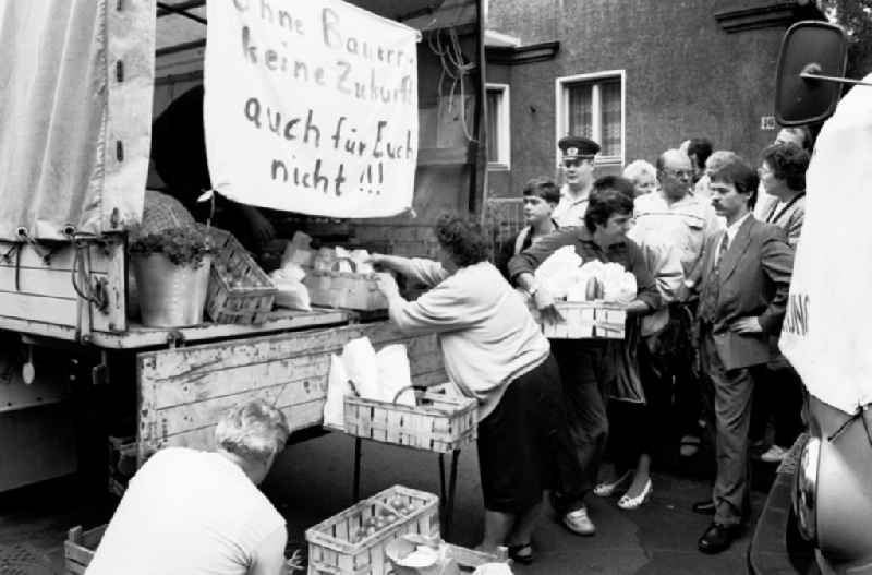 Berlin
Demo, Bauern vor dem Landwirtschaftsministerium
26.07.9