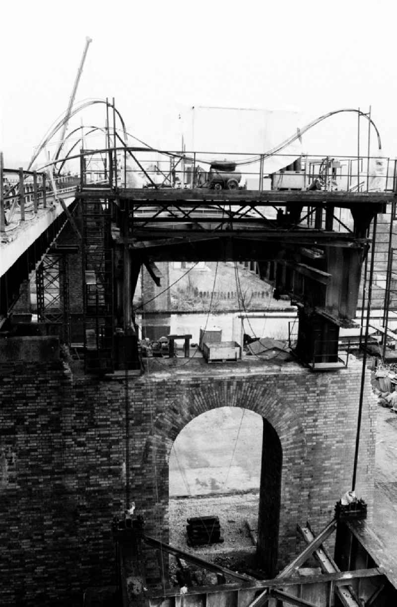 Umleitung Mühlenfließbrücke
Rüdersdorf

Umschlagnummer: 7212