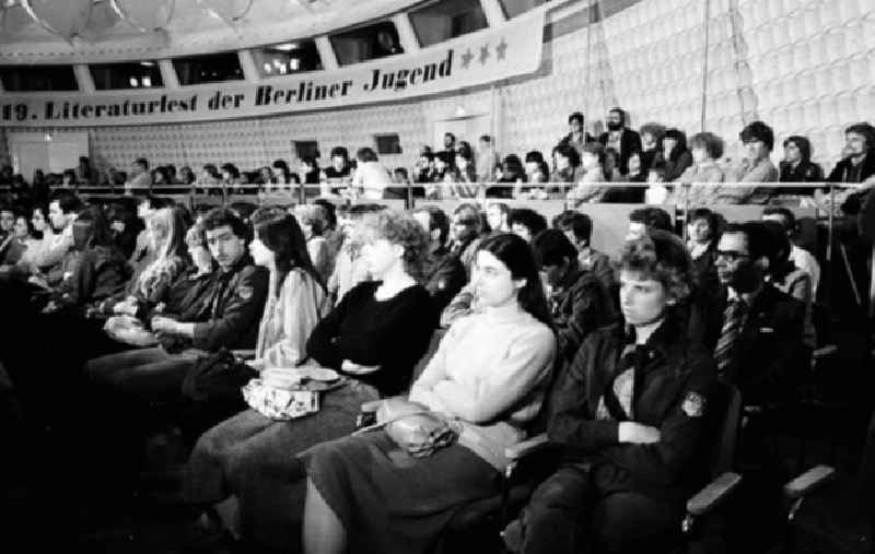 29.11.1982
19. Literaturfest der Berliner Jugend

Umschlagnr.: 1172