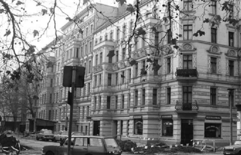 7.11.1986

Husemannstraße / Kollwitz Platz
Berlin 

Umschlagnr.:1212