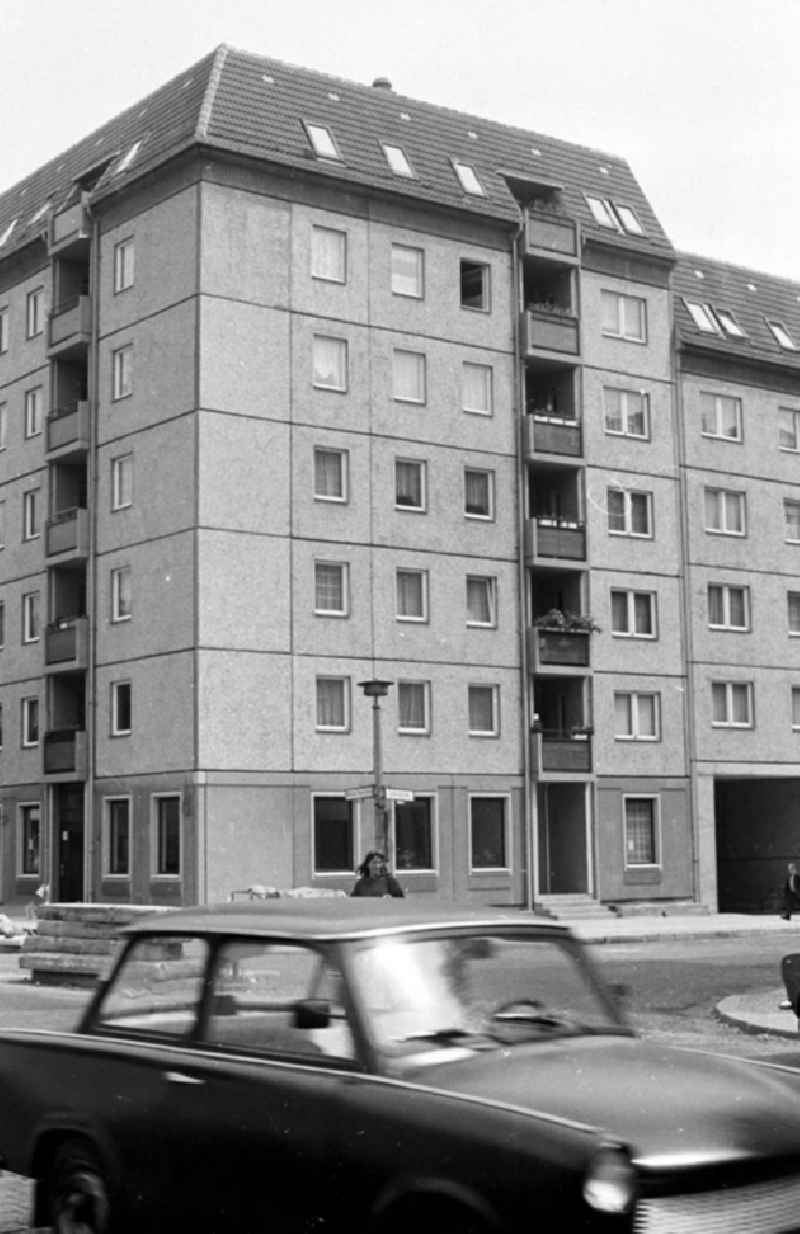 10.07.1986

Innerstädtischer Wohnungsbau
Wilhelm-Pieck-Strasse

Umschlagnr.: 81