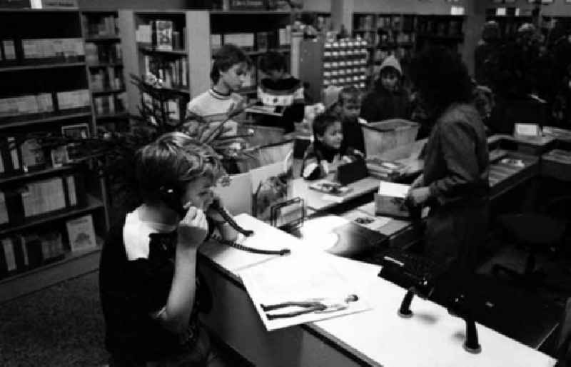 14.12.1987
Kinderbibliothek Hagenower-Ring
Berlin