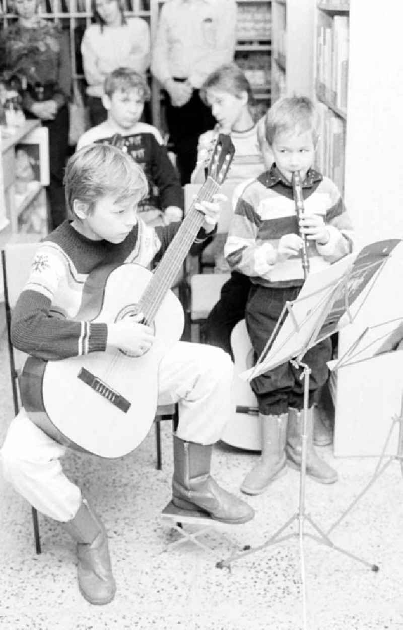 14.12.1987
Kinderbibliothek Hagenower-Ring
Berlin