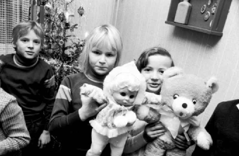 23.Dezember 1973 Die Kinder des Jugendheims Markarenkow bei der Weihnachtsfeier.