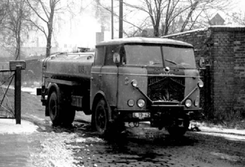 Januar 1973 Einsatz von Sprühfahrzeugen in Berlin.