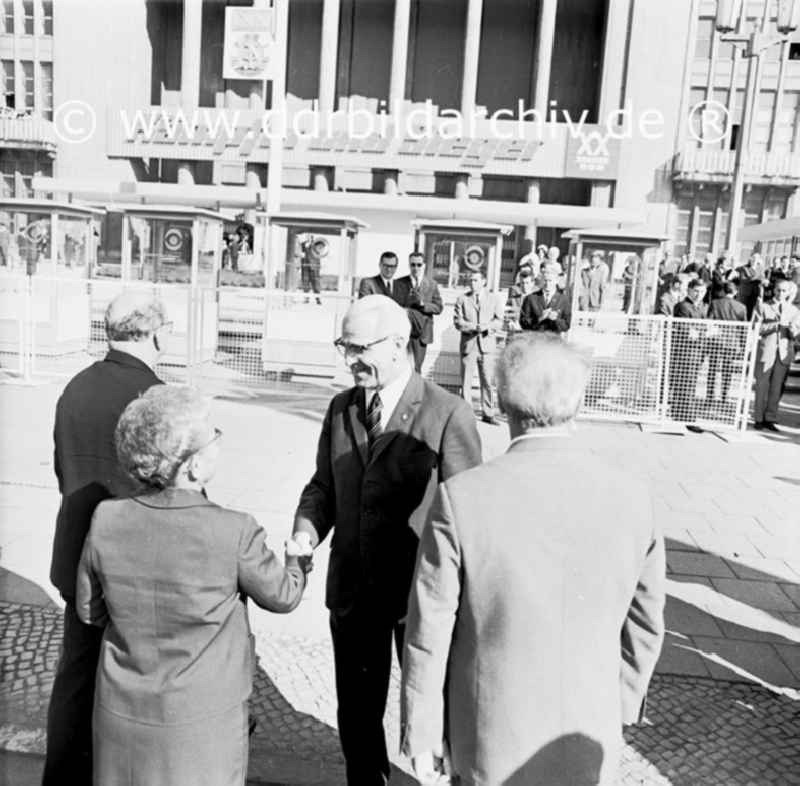 September 1969 Berlin,
Kämpfer- und Siegerausstellung in der Karl-Marx-Allee. Eröffnung mit Erich Honnecker, Walter Ulbricht und Willi Stoph.