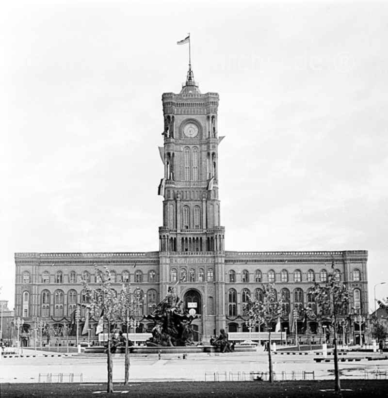 Oktober 1969 Berlin-Mitte,
Rotes Rathaus.