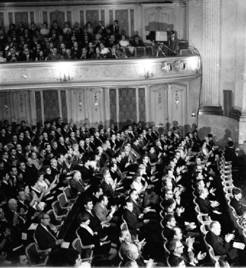 September 1969
Willenskundgebung der Kulturschaffenden in der Staatsoper.