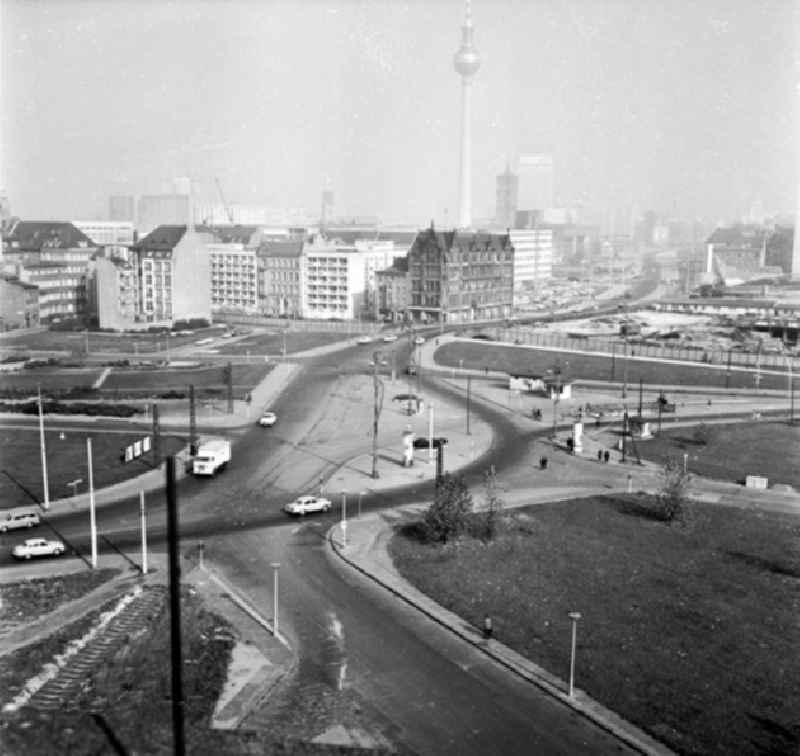 Oktober 1969 5 Teile Leipziger Straße vom Dach des Verlages Volk und Wissen 11 Uhr früh