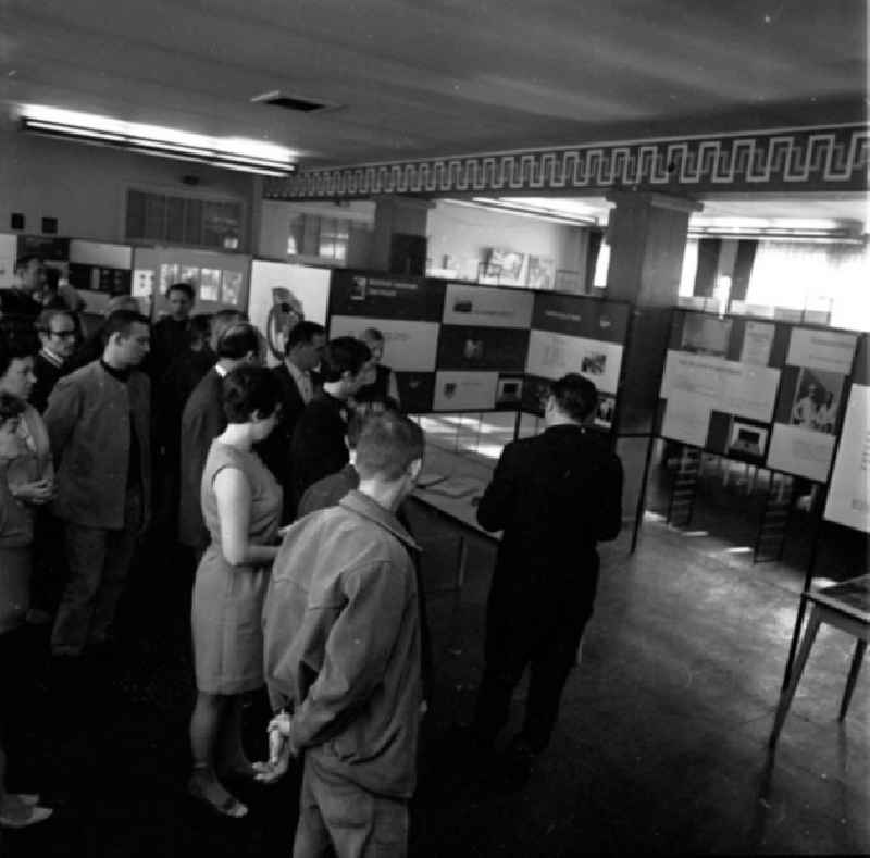 Oktober 1969 
VEB Ausbau-Ausstellung