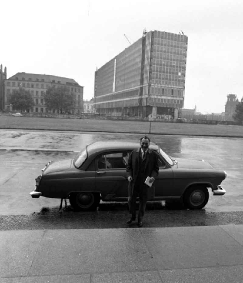 Mai 1966 Gespräche zwischen Vertretern der SED (Sozialistische Einheitspartei Deutschlands) und SPD (Sozialistische Partei Deutschlands).