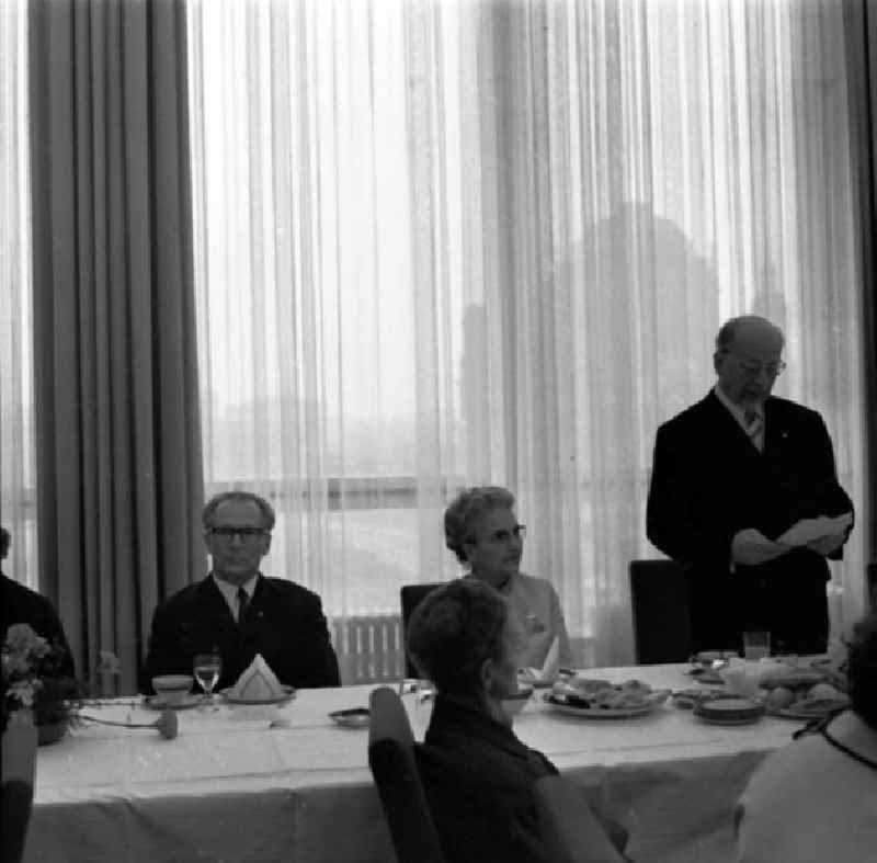 Frauenempfang im Staatsrat mit Erich Honecker