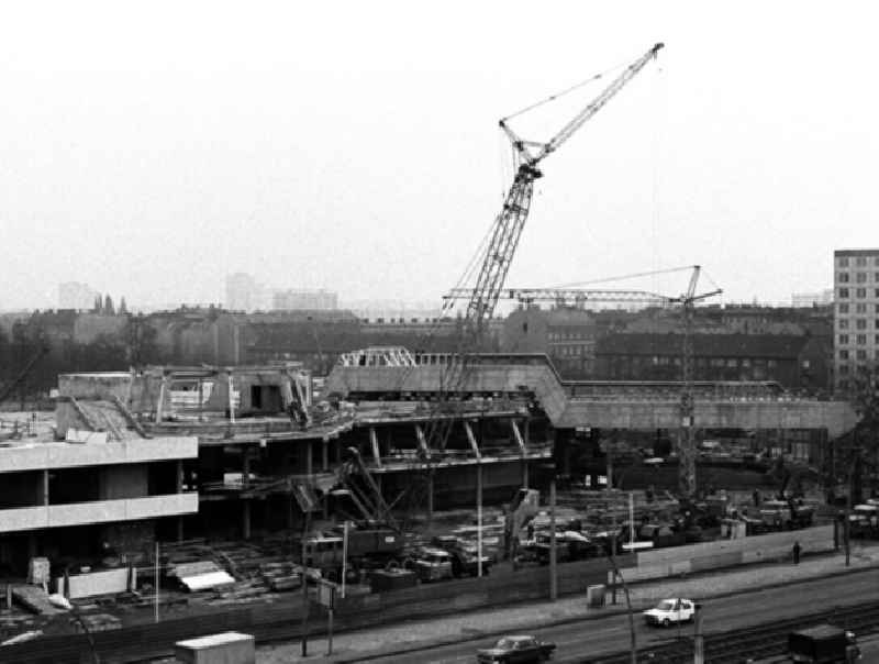 Model und Baustelle des Sportpalast. Sport- und Erlebniszentrum (SEZ).  Landsberger Allee 77; 10249 Berlin;  
tel.:030/42 182 32