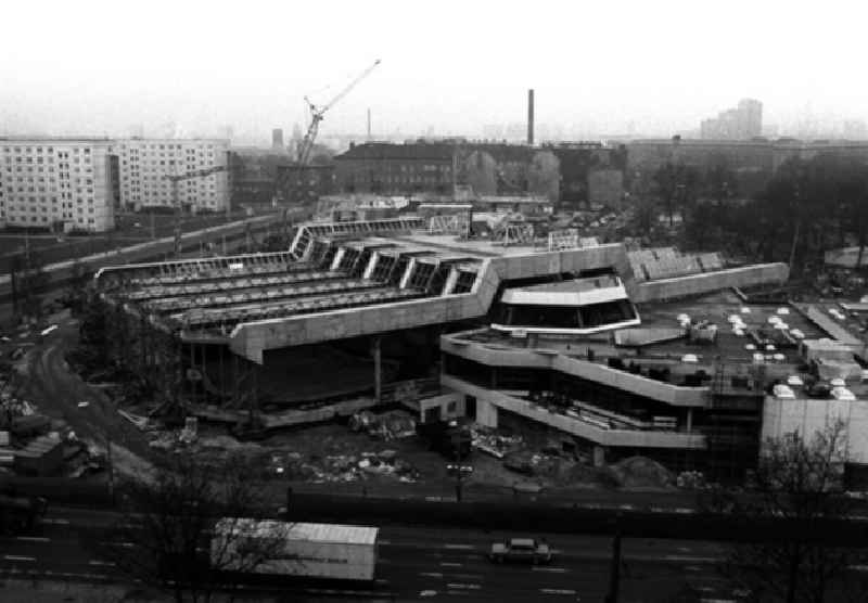 Model und Baustelle des Sportpalast. Sport- und Erlebniszentrum (SEZ).  Landsberger Allee 77; 10249 Berlin;  
tel.:030/42 182 32