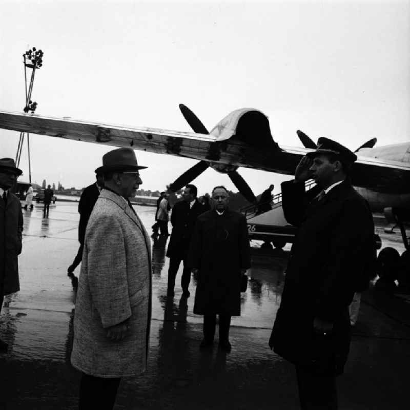 Abreise W. Ulbrichts nach Moskau (