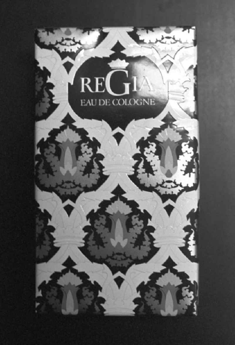 Elegante Verpackung des 'Regia Eau de Cologne' der Firma Florena.