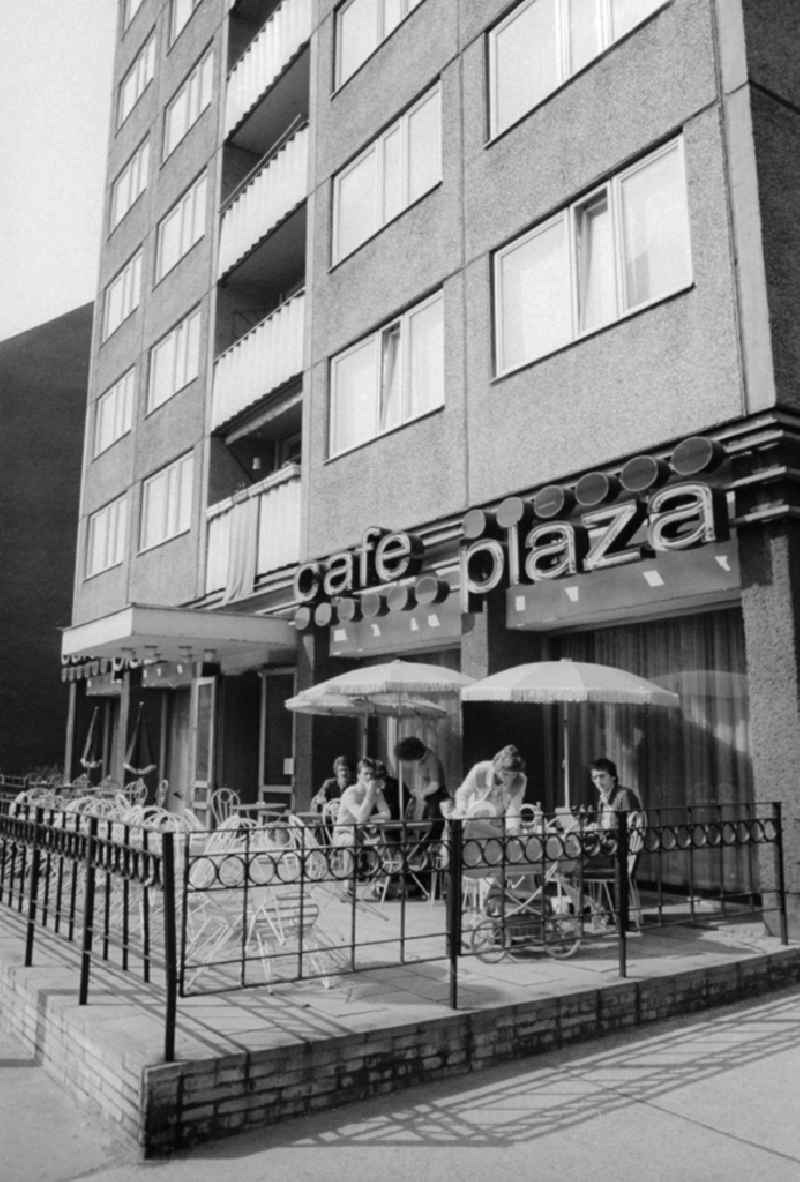The cafe 'petite fleur' the HO (trading organisation) in the Street Pariser Kommune in Berlin, the former capital of the GDR, German democratic republic