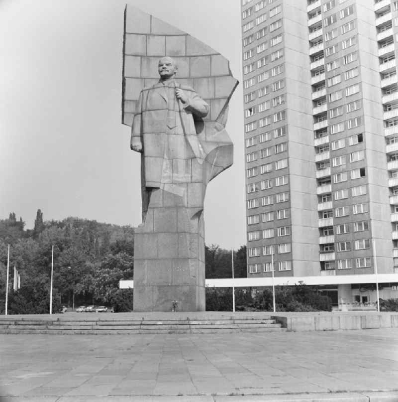 Lenin monument on the Leninplatz (today Platz der Vereinten Nationen) in Berlin - Friedrichshain, the former capital of the GDR, German Democratic Republic