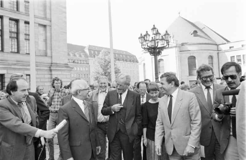 SPD - Chairman Willy Brandt on a guided tour and city tour at the Schauspielhaus at the Gendarmenmarkt in the district Mitte in Berlin, the former capital of the GDR, German Democratic Republic
