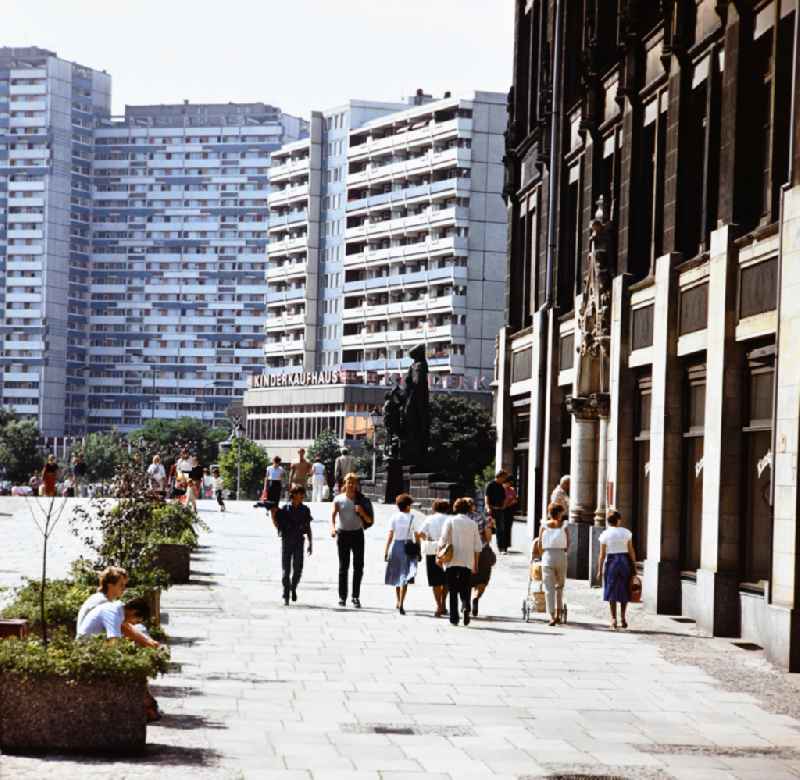 View along Gertraudenstrasse over the Gertrauden Bridge with St. Gertraude in the direction of the Kinderkaufhaus and Leipziger Strasse in the district Mitte in Berlin Eastberlin on the territory of the former GDR, German Democratic Republic