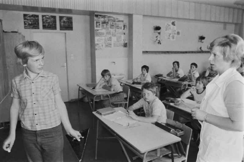 Geometry - teaching students in a classroom of the 14th Polytechnic High School Lichtenberg in Berlin East Berlin in the territory of the former GDR, German Democratic Republic